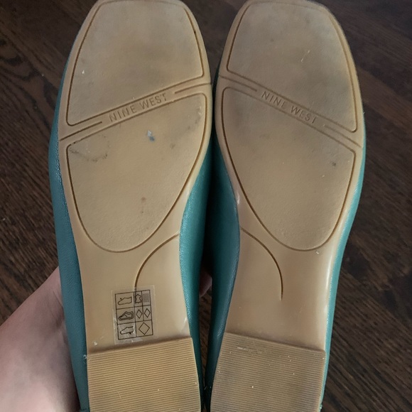 Nine West Flats - Picture 7 of 7